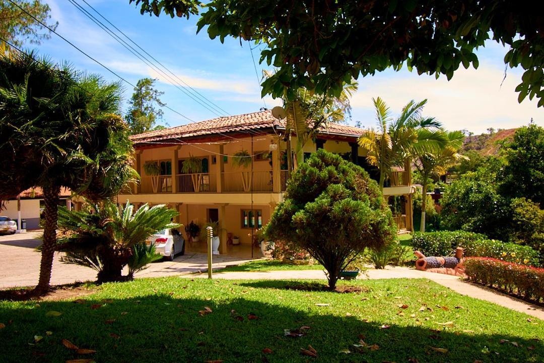 Mansion By Bernalo Hotels Guatape Exterior photo