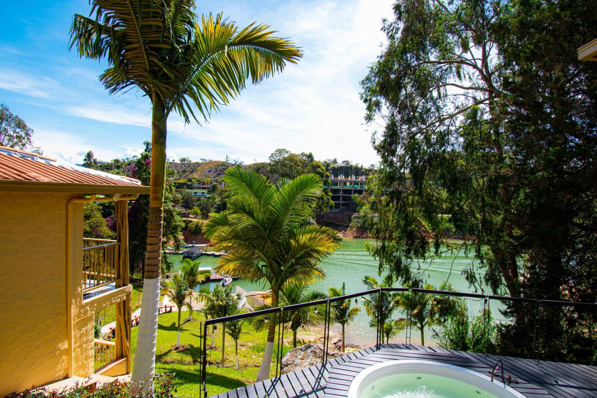 Mansion By Bernalo Hotels Guatape Exterior photo